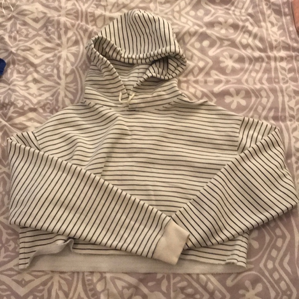 Cropped hoodie